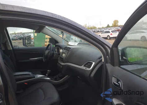 2014 Dodge Journey Sxt z USA, uszkodzony, nr VIN 3C4PDCBG6ET244048